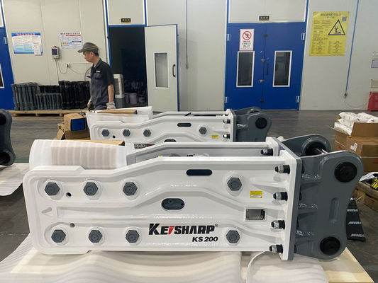 KS200 Πιο υψηλού τύπου υδραυλικός σπάσιμο 135mm διάμετρος ψεκαστήρα για 18-22 τόνων εξορυκτήρα